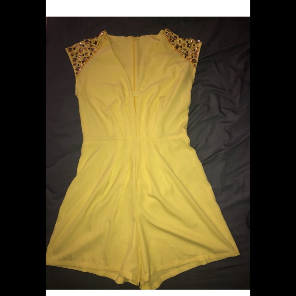 Yellow jumper